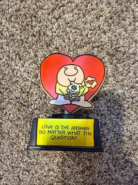 Vintage 1980 Ziggy Collectable “Love Is The Answer”Heart Desk Ornament Trophy